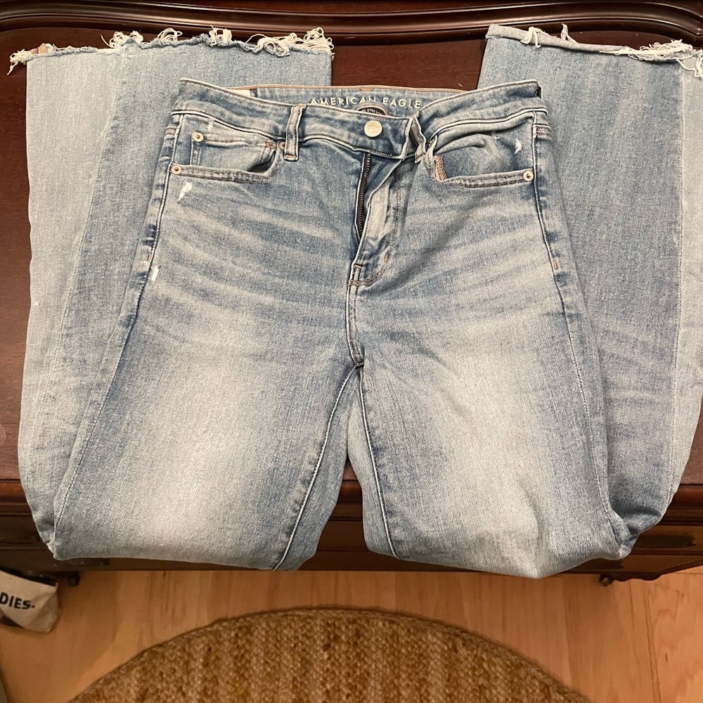 🔴AMERICAN EAGLE FLARED JEANS